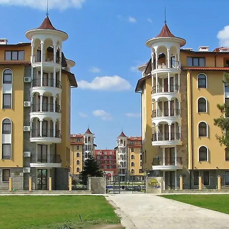 Royal Sun Complex شقة فندقية 2*