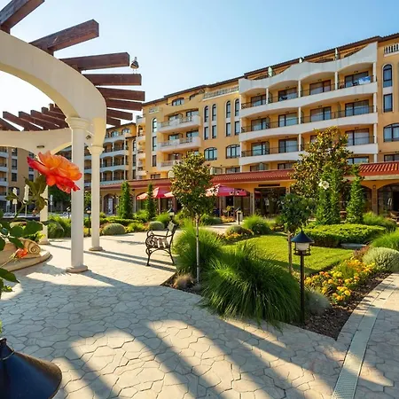 Royal Sun Complex Aparthotel 3*